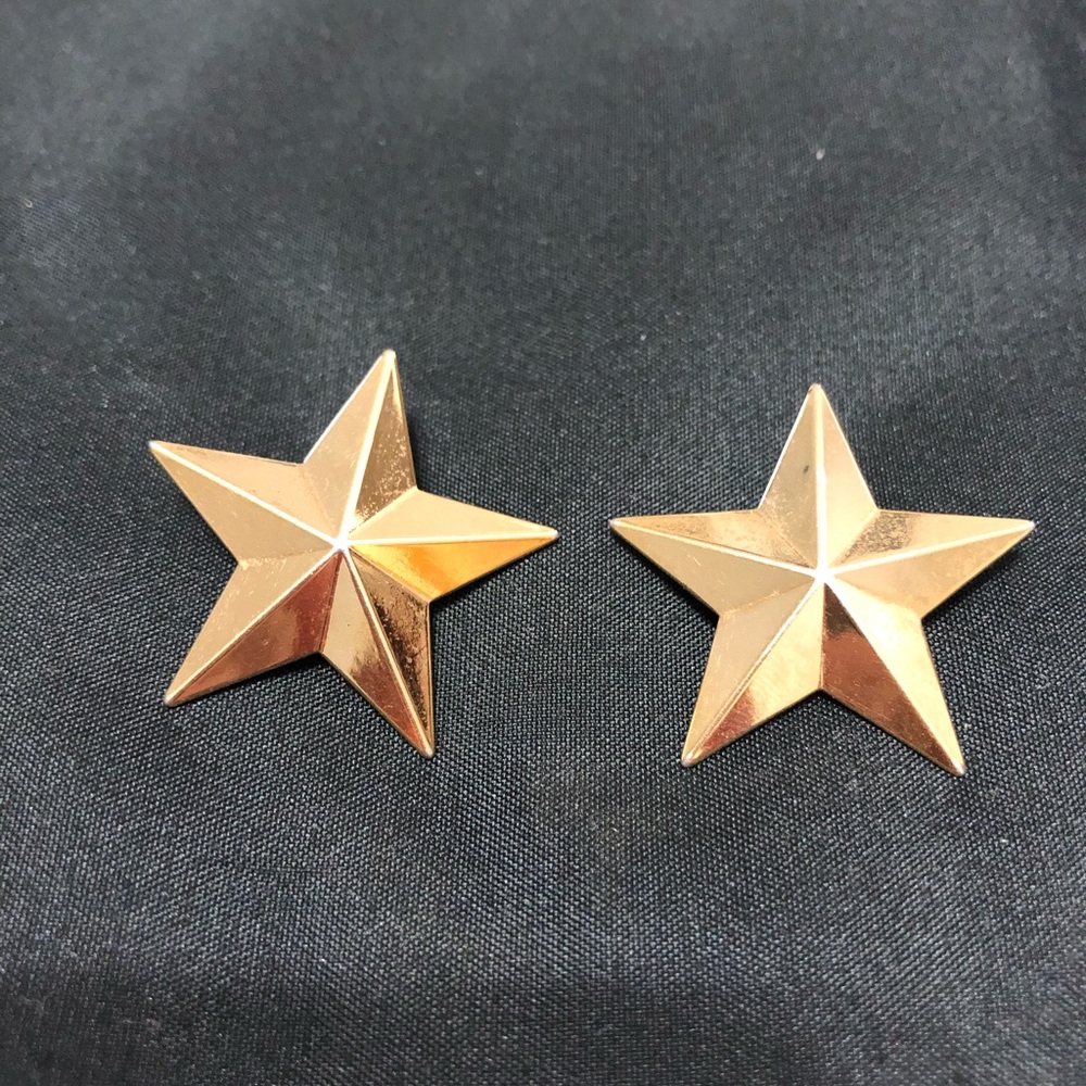 Gold star pierced earrings - Picture 1 of 3